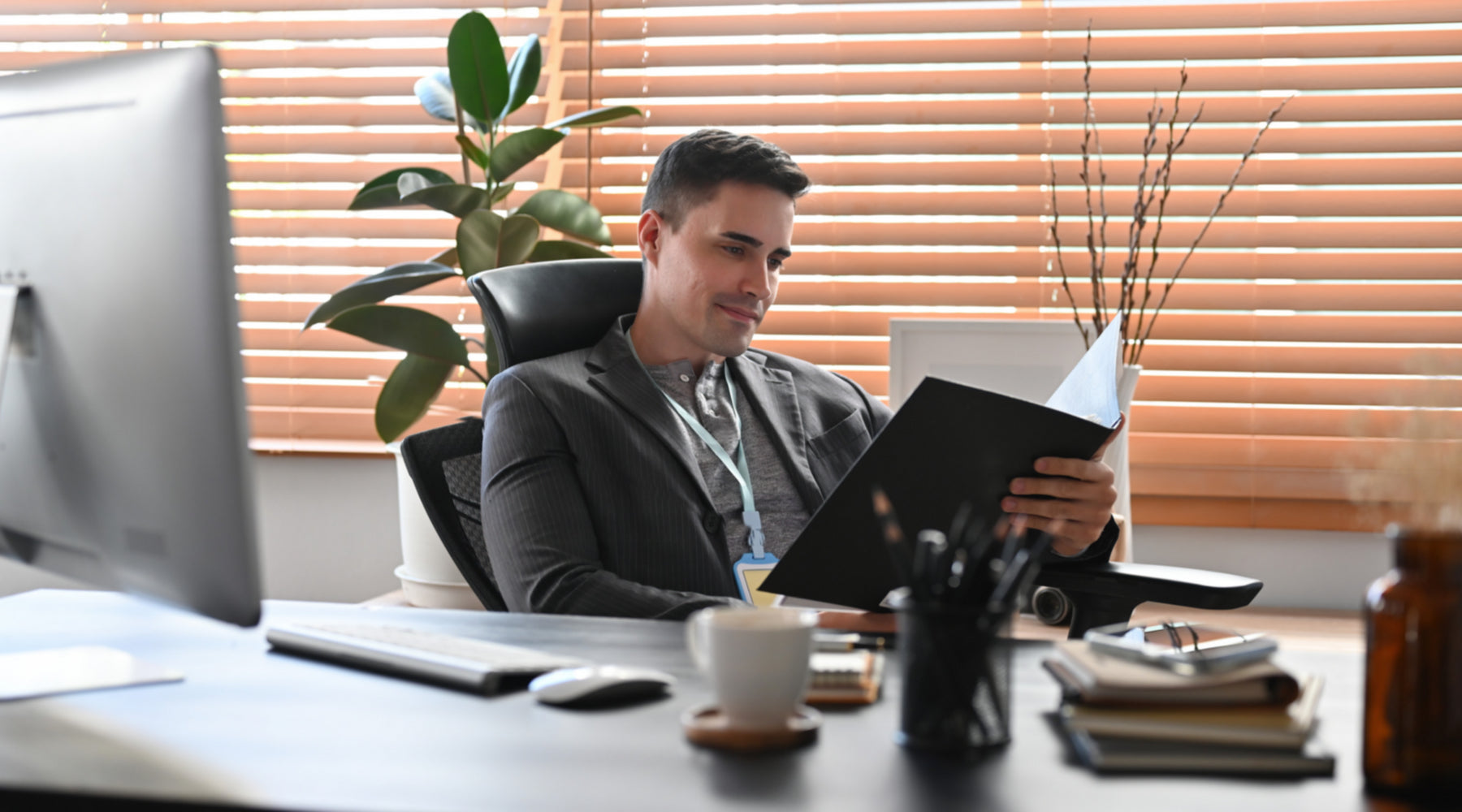 How To Wear A Men Suit at Office