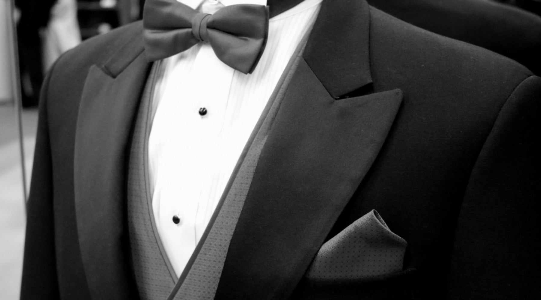 Suit Up in Style: The Art of Choosing the Right Man Suit