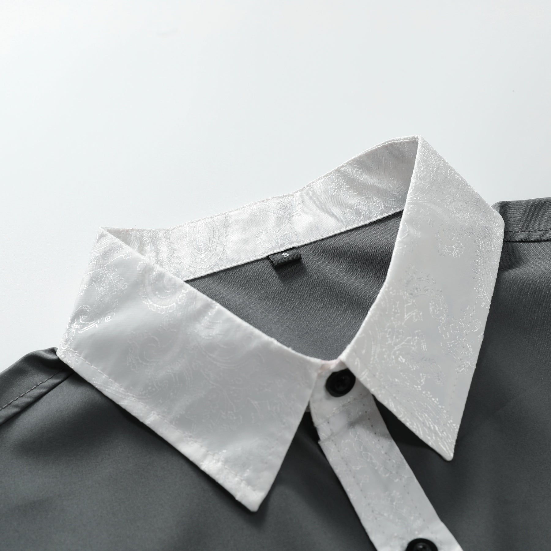 Men's long-sleeved casual shirt with a sky blue lapel and gray collar
