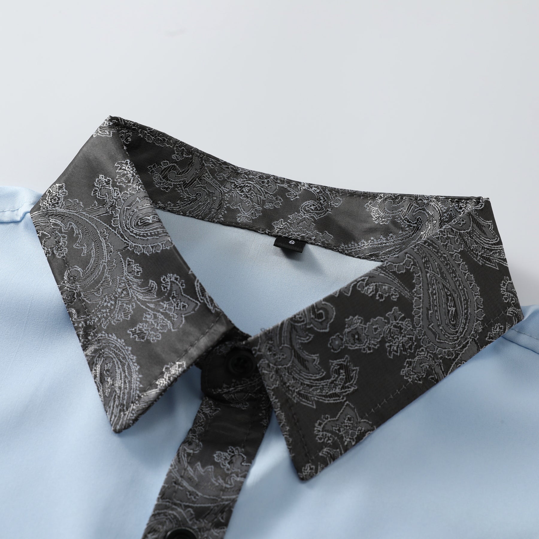 Men's long-sleeved casual shirt with a sky blue lapel and gray collar