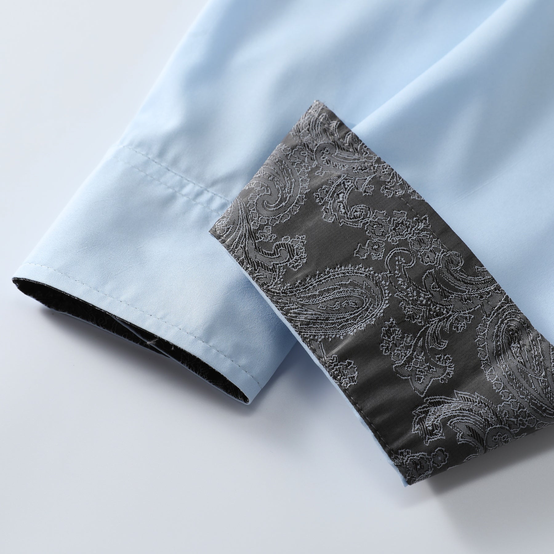 Men's long-sleeved casual shirt with a sky blue lapel and gray collar