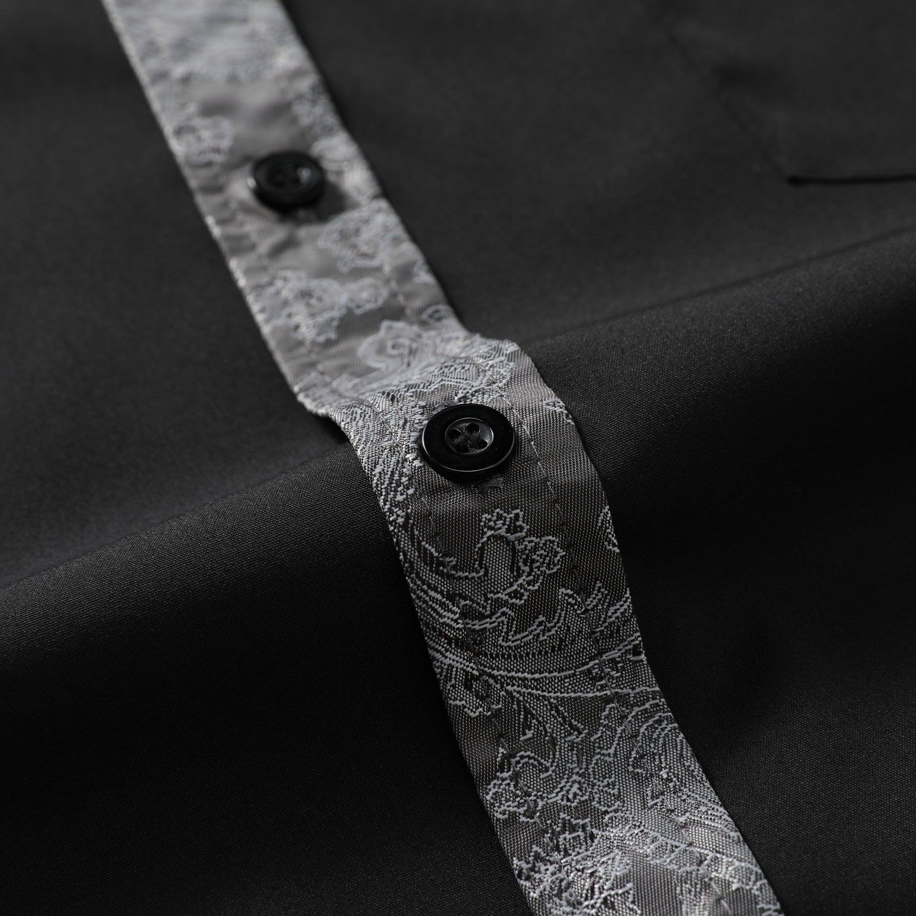 Men's long-sleeved casual shirt with a sky blue lapel and gray collar