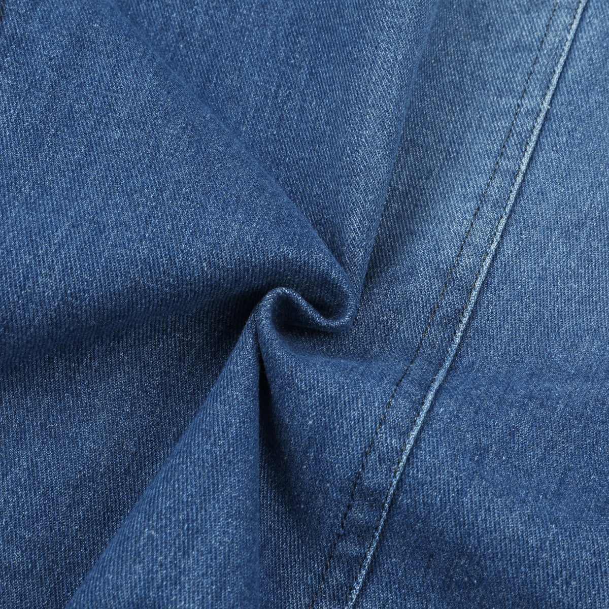 Light Blue # Men's multi-pocket denim casual blazer with one-button notch lapel and dual side vents, tailored-fit light blue sport coat jacket with flap pockets and subtle shiny fabric, versatile cotton polyester blend for daily wear, office, party and casual outings, isolated on white background.