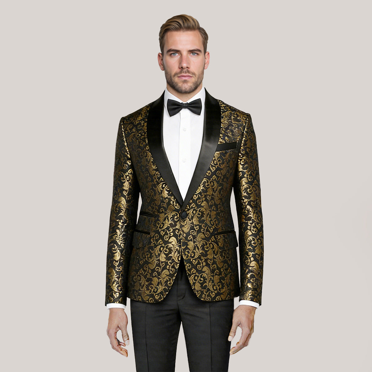 Golden # Men's floral jacquard dress suit blazer with black shawl collar and center vent, 3D tailored fit gold blazer jacket with exquisite floral print, one chest pocket and two side flap pockets, perfect for party, prom, wedding, banquet and celebration events, isolated on white background.