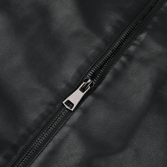 Black # Men's casual zip-up motorcycle leather jacket with multi-pocket design and solid color简约 style, black genuine leather outwear with smooth seams and breathable comfort for daily wear, motorcycle riding, party and casual occasions, isolated on white background.