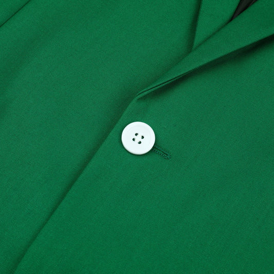 Green # Men's one-button casual blazer with flat collar and single-breasted closure, stylish green sport coat jacket with premium polyester viscose blend fabric and eco-friendly buttons for business, office, wedding and daily wear, isolated on white background.